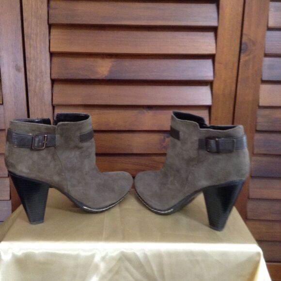 Sofft Brown/Taupe Suede Leather Ankle Boots Good Condition Size 9 - Picture 1 of 7